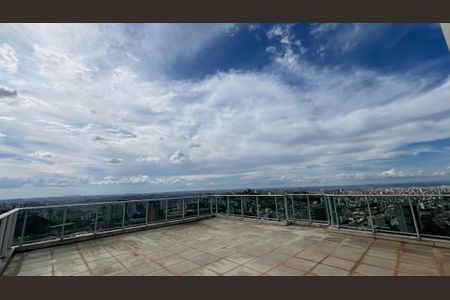 Apartamento à venda com 507m², 4 quartos e 6 vagas Apartamento à venda com 507m², 4 quartos e 6 vagasTerraço