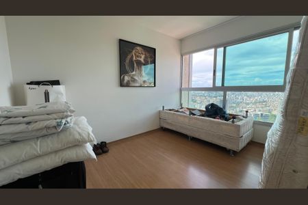 Apartamento à venda com 507m², 4 quartos e 6 vagas Apartamento à venda com 507m², 4 quartos e 6 vagasQuarto 02