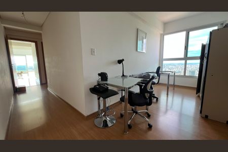 Apartamento à venda com 507m², 4 quartos e 6 vagas Apartamento à venda com 507m², 4 quartos e 6 vagasQuarto 02