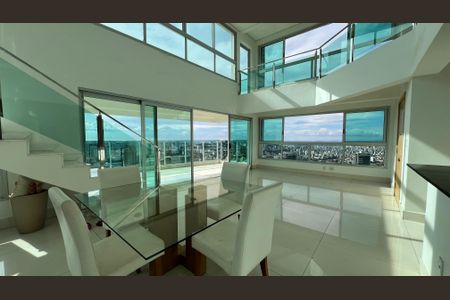 Apartamento à venda com 507m², 4 quartos e 6 vagas Apartamento à venda com 507m², 4 quartos e 6 vagasSala