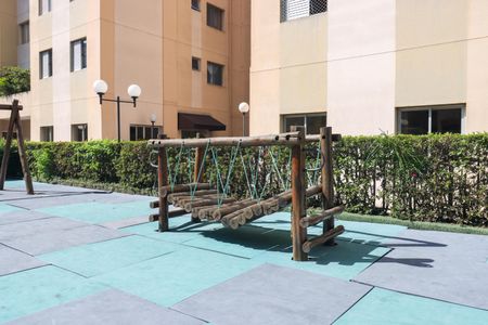 Apartamento para alugar com 55m², 2 quartos e 1 vaga Apartamento para alugar com 55m², 2 quartos e 1 vagaÁrea comum - Playground