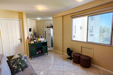 Apartamento à venda com 70m², 3 quartos e 1 vaga Apartamento à venda com 70m², 3 quartos e 1 vagaSala