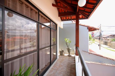 Casa à venda com 270m², 4 quartos e 4 vagasVaranda da Sala