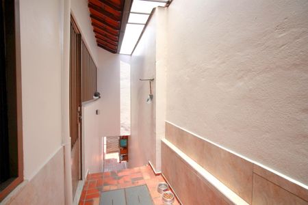 Casa à venda com 270m², 4 quartos e 4 vagasVaranda lateral