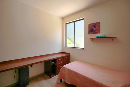 Casa à venda com 270m², 4 quartos e 4 vagas Casa à venda com 270m², 4 quartos e 4 vagasQuarto 2