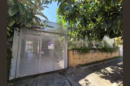 Casa para alugar com 300m², 3 quartos e 2 vagas Casa para alugar com 300m², 3 quartos e 2 vagasFachada