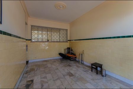 Casa à venda com 533m², 2 quartos e 2 vagas Casa à venda com 533m², 2 quartos e 2 vagasSala