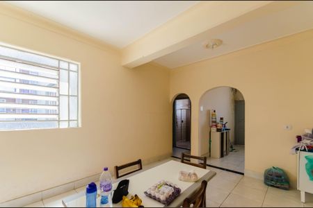 Casa à venda com 533m², 2 quartos e 2 vagas Casa à venda com 533m², 2 quartos e 2 vagasSala de Jantar