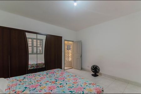 Casa à venda com 533m², 2 quartos e 2 vagas Casa à venda com 533m², 2 quartos e 2 vagasQuarto 2