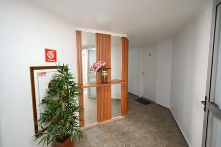 Apartamento para alugar com 52m², 2 quartos e 1 vagaHall social