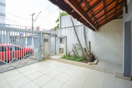 Casa à venda com 176m², 4 quartos e 3 vagas Casa à venda com 176m², 4 quartos e 3 vagasGaragem