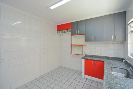 Casa à venda com 176m², 4 quartos e 3 vagas Casa à venda com 176m², 4 quartos e 3 vagasCozinha