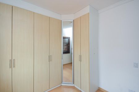 Casa à venda com 176m², 4 quartos e 3 vagas Casa à venda com 176m², 4 quartos e 3 vagasQuarto 2