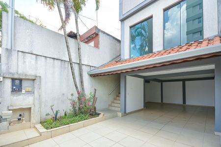 Casa à venda com 176m², 4 quartos e 3 vagas Casa à venda com 176m², 4 quartos e 3 vagasGaragem