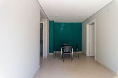 Apartamento para alugar com 32m², 2 quartos e sem vagaÁrea comum - Salão de festas
