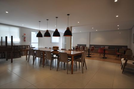 Apartamento para alugar com 34m², 2 quartos e sem vagaÁrea comum - Salão de festas