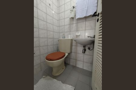 Apartamento à venda com 125m², 4 quartos e 3 vagas Apartamento à venda com 125m², 4 quartos e 3 vagasLavabo de serviço