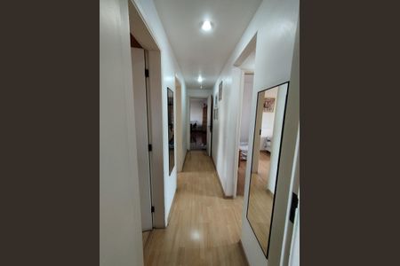 Apartamento à venda com 125m², 4 quartos e 3 vagas Apartamento à venda com 125m², 4 quartos e 3 vagasCorredor