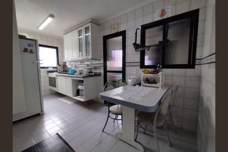 Apartamento à venda com 125m², 4 quartos e 3 vagas Apartamento à venda com 125m², 4 quartos e 3 vagasCozinha - Armários