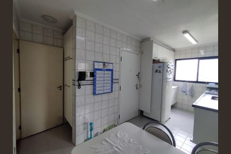 Apartamento à venda com 125m², 4 quartos e 3 vagas Apartamento à venda com 125m², 4 quartos e 3 vagasCozinha - Armários