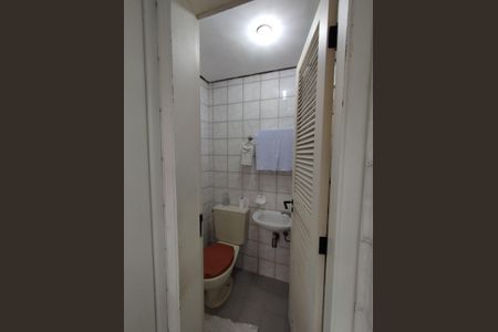 Apartamento à venda com 125m², 4 quartos e 3 vagas Apartamento à venda com 125m², 4 quartos e 3 vagasLavabo de serviço