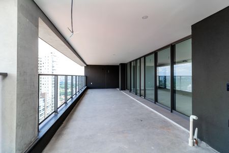 Apartamento à venda com 233m², 4 quartos e 3 vagas Apartamento à venda com 233m², 4 quartos e 3 vagasVaranda da Sala