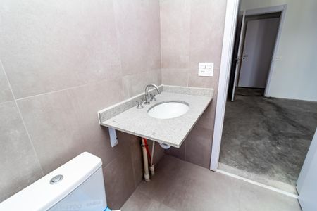 Apartamento à venda com 233m², 4 quartos e 3 vagas Apartamento à venda com 233m², 4 quartos e 3 vagasBanheiro da Suíte 4