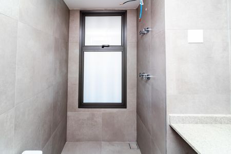 Apartamento à venda com 233m², 4 quartos e 3 vagas Apartamento à venda com 233m², 4 quartos e 3 vagasBanheiro da Suíte 1