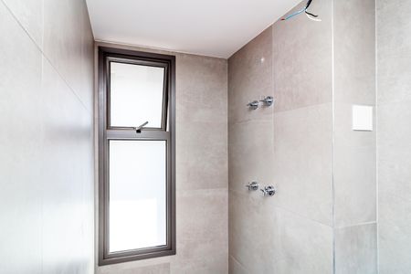 Apartamento à venda com 233m², 4 quartos e 3 vagas Apartamento à venda com 233m², 4 quartos e 3 vagasBanheiro da Suíte 2