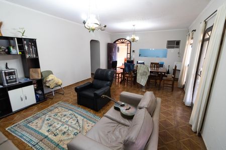 Casa à venda com 172m², 3 quartos e 3 vagasSALA