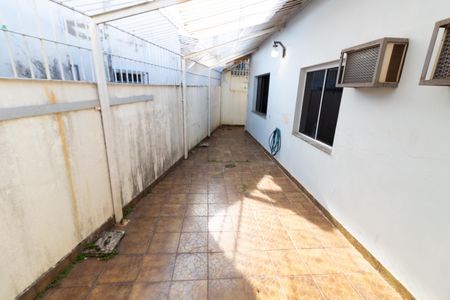 Casa à venda com 172m², 3 quartos e 3 vagasÁREA EXTERNA FUNDOS