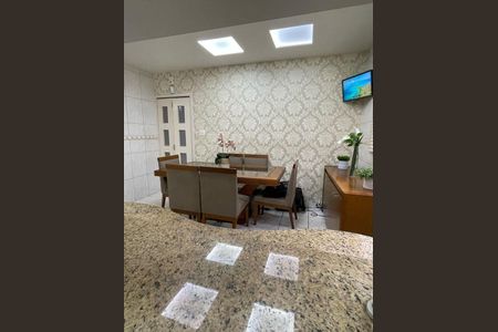 Casa à venda com 200m², 3 quartos e 2 vagas Casa à venda com 200m², 3 quartos e 2 vagasCozinha