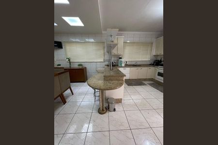 Casa à venda com 200m², 3 quartos e 2 vagas Casa à venda com 200m², 3 quartos e 2 vagasCozinha