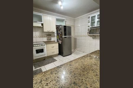 Casa à venda com 200m², 3 quartos e 2 vagas Casa à venda com 200m², 3 quartos e 2 vagasCozinha
