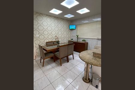 Casa à venda com 200m², 3 quartos e 2 vagas Casa à venda com 200m², 3 quartos e 2 vagasCozinha