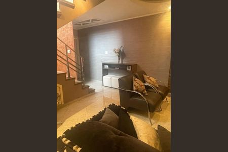 Casa à venda com 200m², 3 quartos e 2 vagas Casa à venda com 200m², 3 quartos e 2 vagasSala