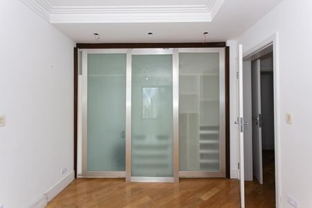 Apartamento à venda com 286m², 4 quartos e 3 vagasQuarto 2