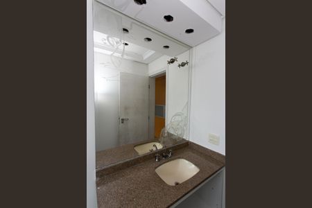 Apartamento à venda com 286m², 4 quartos e 3 vagasBanheiro da Suíte 1