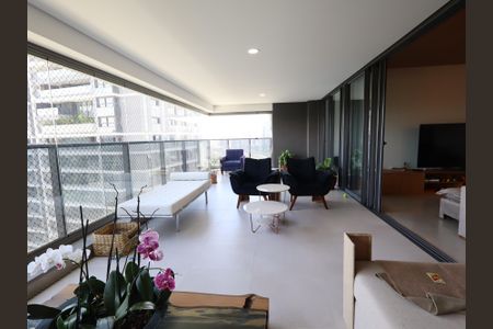 Apartamento à venda com 265m², 4 quartos e 4 vagasVaranda da Sala