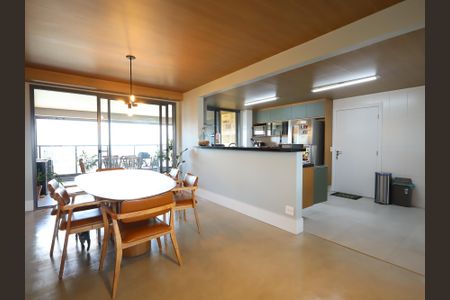 Apartamento à venda com 265m², 4 quartos e 4 vagasSala de Jantar