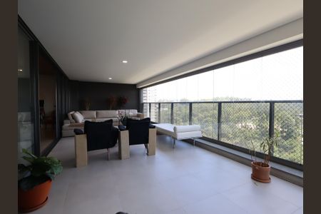 Apartamento à venda com 265m², 4 quartos e 4 vagasVaranda da Sala