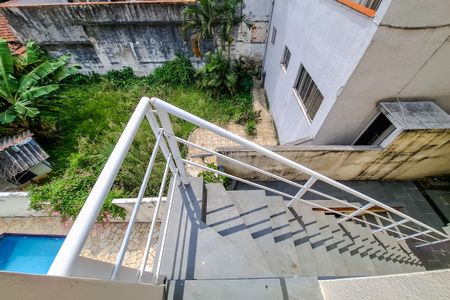 Casa à venda com 220m², 4 quartos e 2 vagasÁrea de Serviço escada