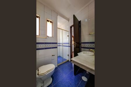 Casa à venda com 220m², 4 quartos e 2 vagasbanheiro reverso 2 e 3