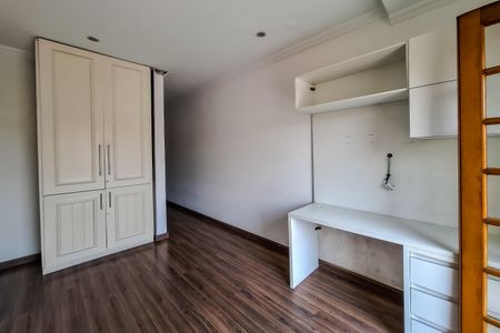 Casa à venda com 220m², 4 quartos e 2 vagasquarto suite 3 reverso