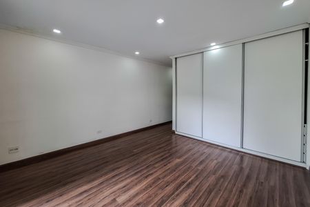 Casa à venda com 220m², 4 quartos e 2 vagasquarto suite 1