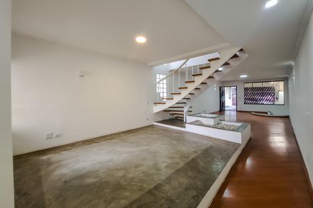 Casa à venda com 220m², 4 quartos e 2 vagassala jantar