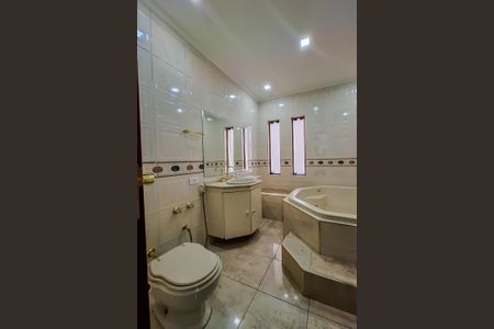 Casa à venda com 220m², 4 quartos e 2 vagasquarto suite 1 banheiro