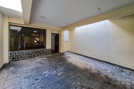 Casa à venda com 220m², 4 quartos e 2 vagasGaragem