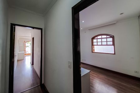Casa à venda com 220m², 4 quartos e 2 vagascorredor quartos reversos