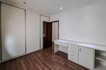 Casa à venda com 220m², 4 quartos e 2 vagasquarto suite 2 banheiro reverso